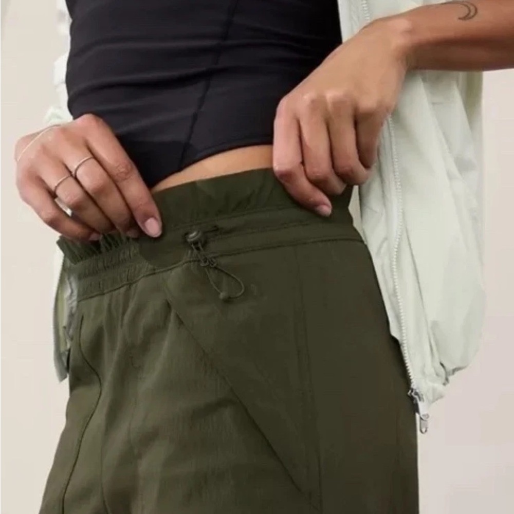 Athleta Trekkie High Rise Parachute Pant Aspen Olive Size 12 - Picture 3 of 7